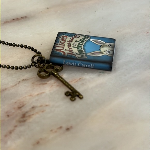 Alice in Wonderland book bronze link‎ chain necklace - Picture 6 of 8